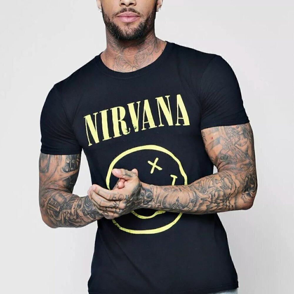 Nirvana Smiley Face Band T Shirt L Black Yellow Grunge